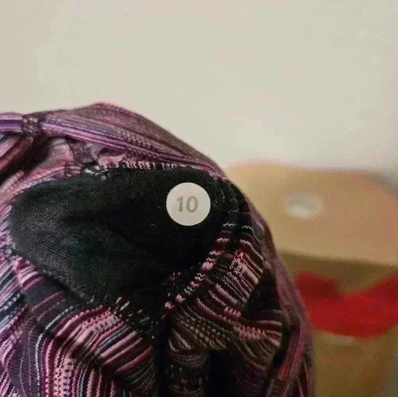 Lululemon Wunder Under Pant (Hi-Rise) - Picture 6 of 6